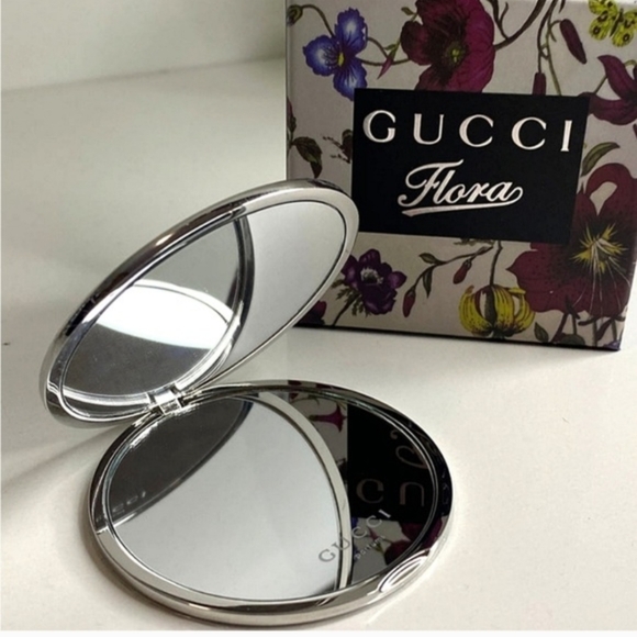 Gucci Silver Flora Accent Compact Mirror - Picture 6 of 6